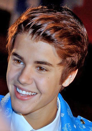In what year did Justin Bieber receive the [url class="tippy_vc" href="#51405558"]Grammy Latino Por Mejor Fusión/interpretación Urbana[/url] for [url class="tippy_vc" href="#85717560"]Despacito[/url]?