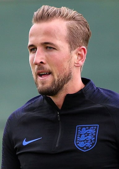 How old is Harry Kane?