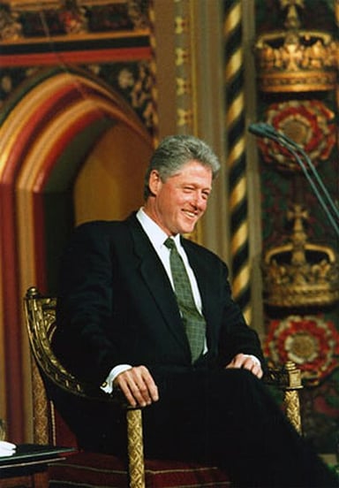 Bill Clinton holds citizenship in which country?