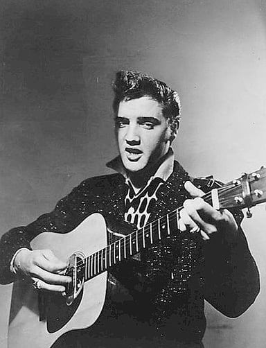 Which famous Las Vegas hotel did Elvis Presley perform at during his residency?