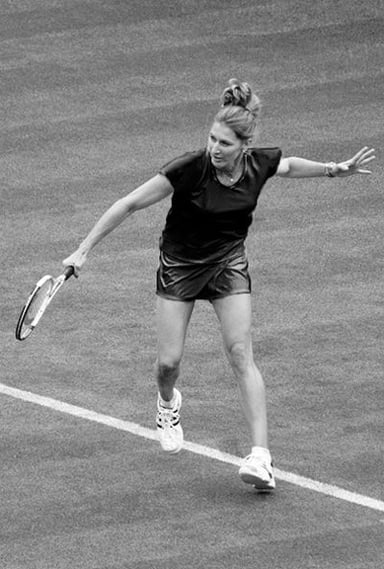 In which year was Steffi Graf inducted into the Tennis Hall of Fame?