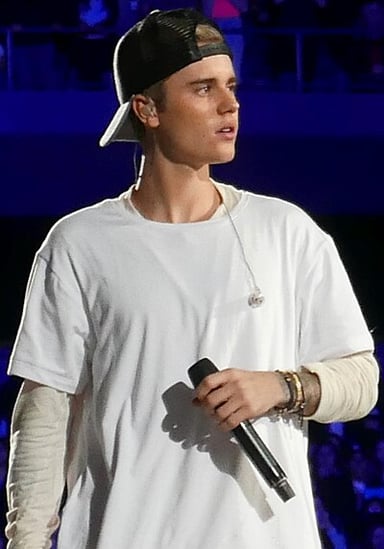 What logo does Justin Bieber use?