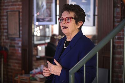 What are the teams that Billie Jean King had played for?